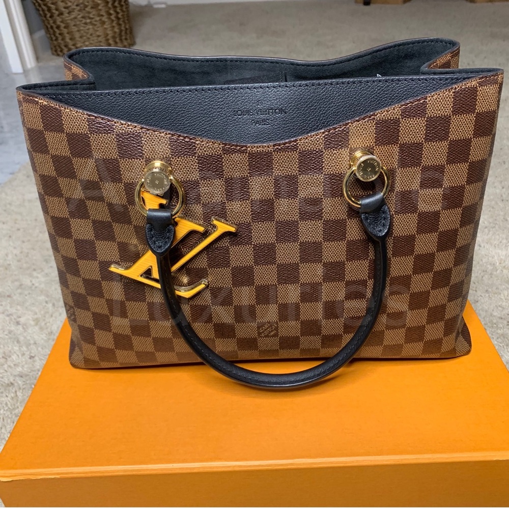 ❌SOLD ❌Authentic Louis Vuitton Riverside